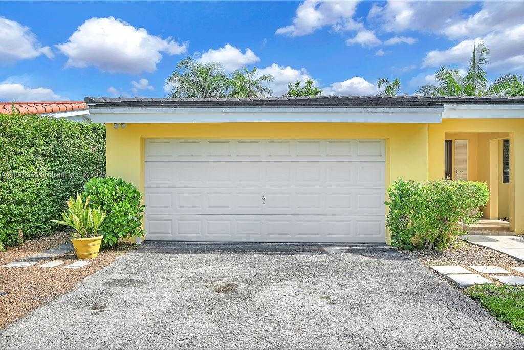 Small Image of 527 GERONA AVE, Coral Gables Number 6