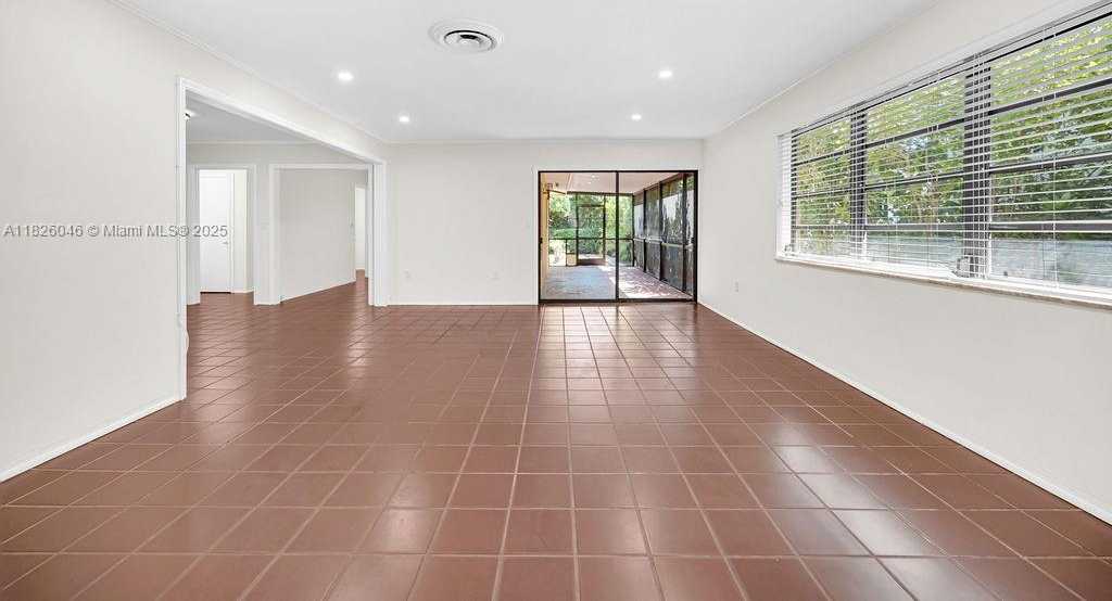 Small Image of 527 GERONA AVE, Coral Gables Number 8