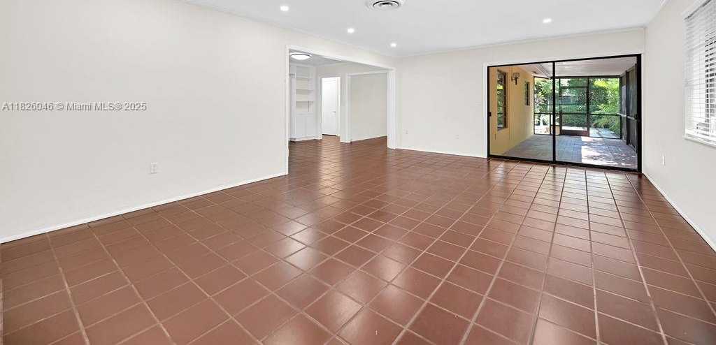 Small Image of 527 GERONA AVE, Coral Gables Number 9