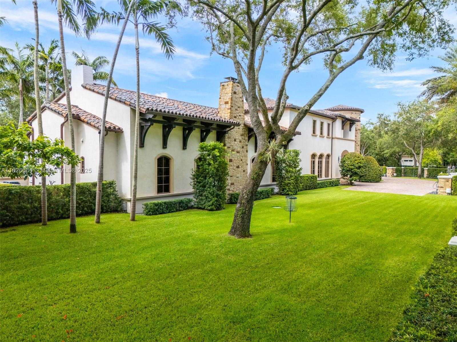 Small Image of 10101 SOUTH WEST 60TH CT, Pinecrest Number 13