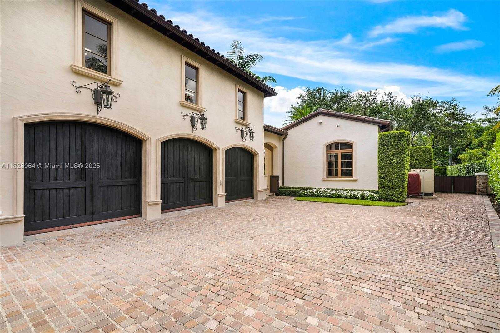 Small Image of 10101 SOUTH WEST 60TH CT, Pinecrest Number 14