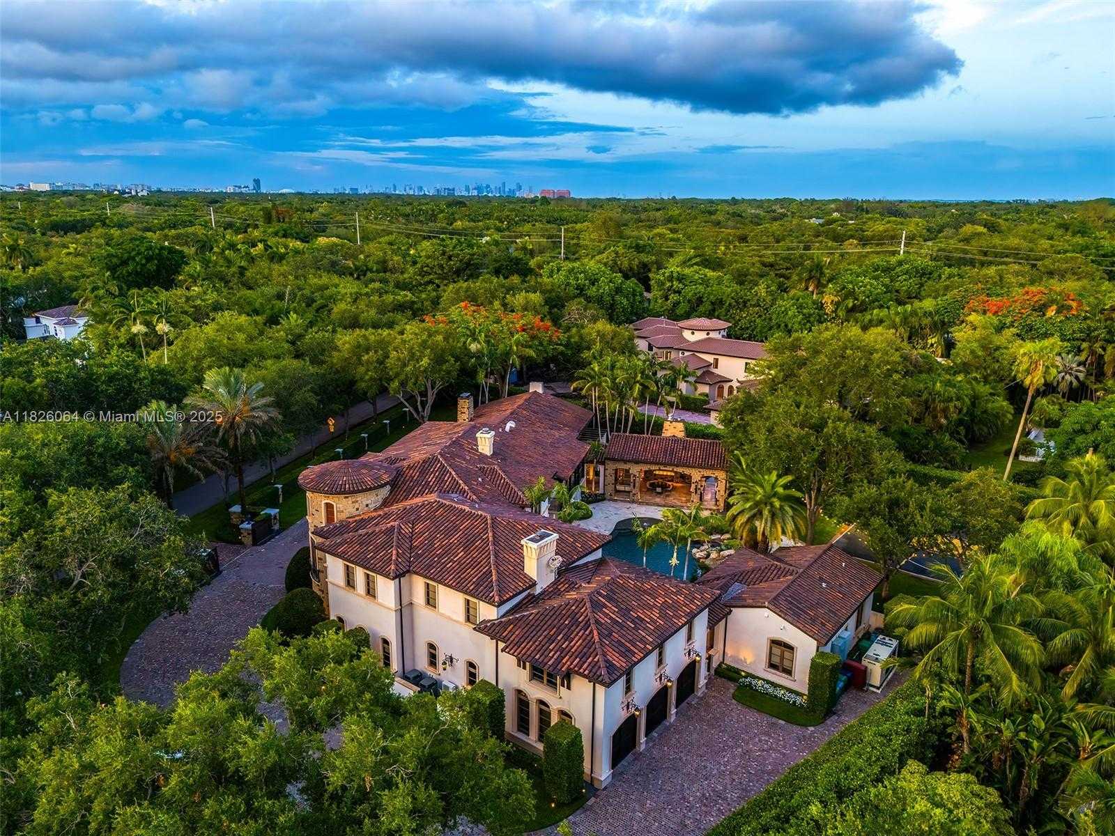 Small Image of 10101 SOUTH WEST 60TH CT, Pinecrest Number 17