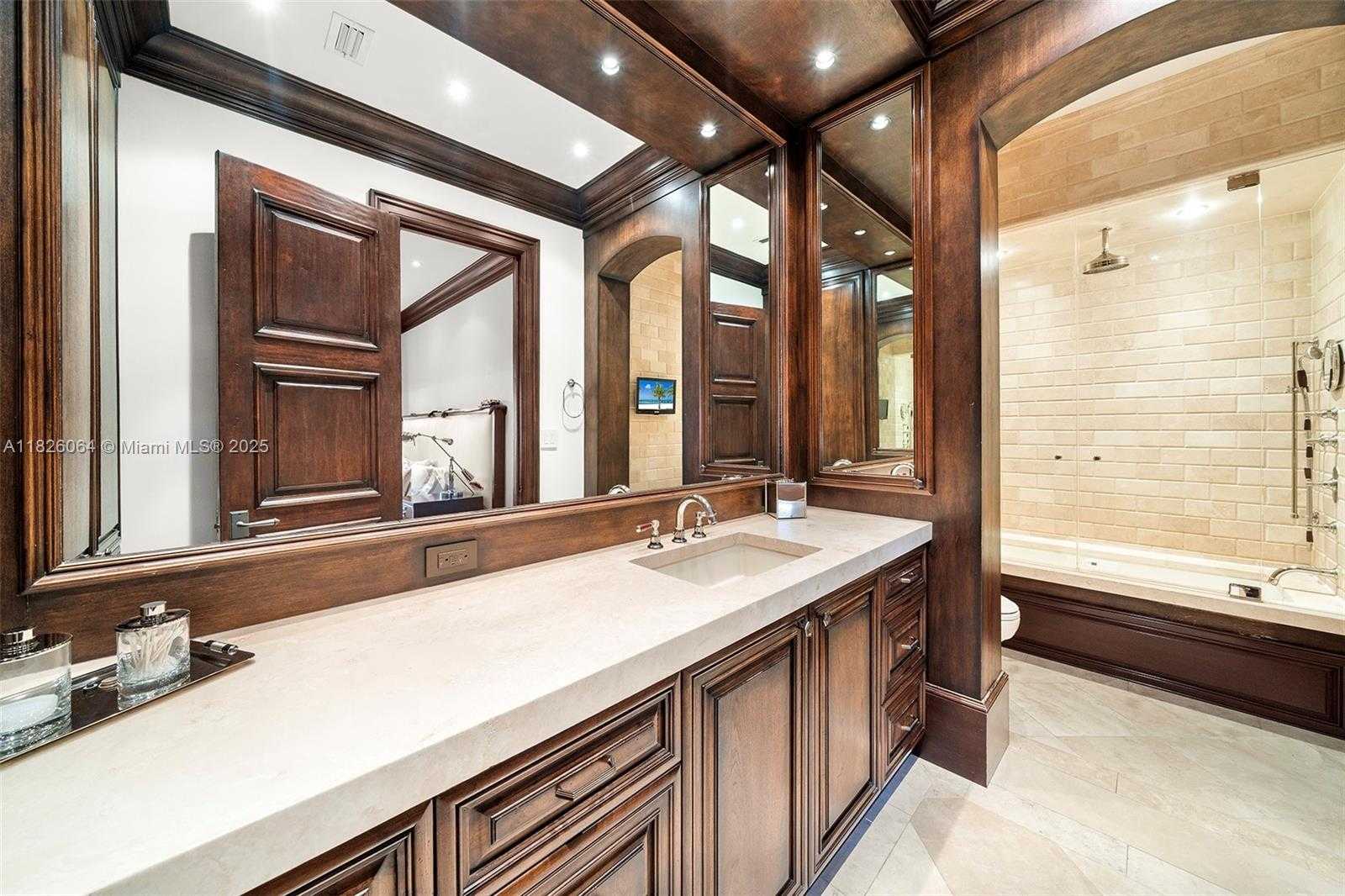 Small Image of 10101 SOUTH WEST 60TH CT, Pinecrest Number 49