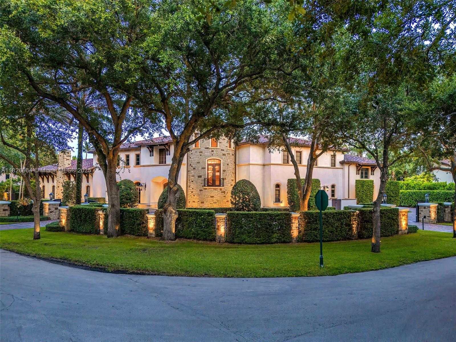 Small Image of 10101 SOUTH WEST 60TH CT, Pinecrest Number 7