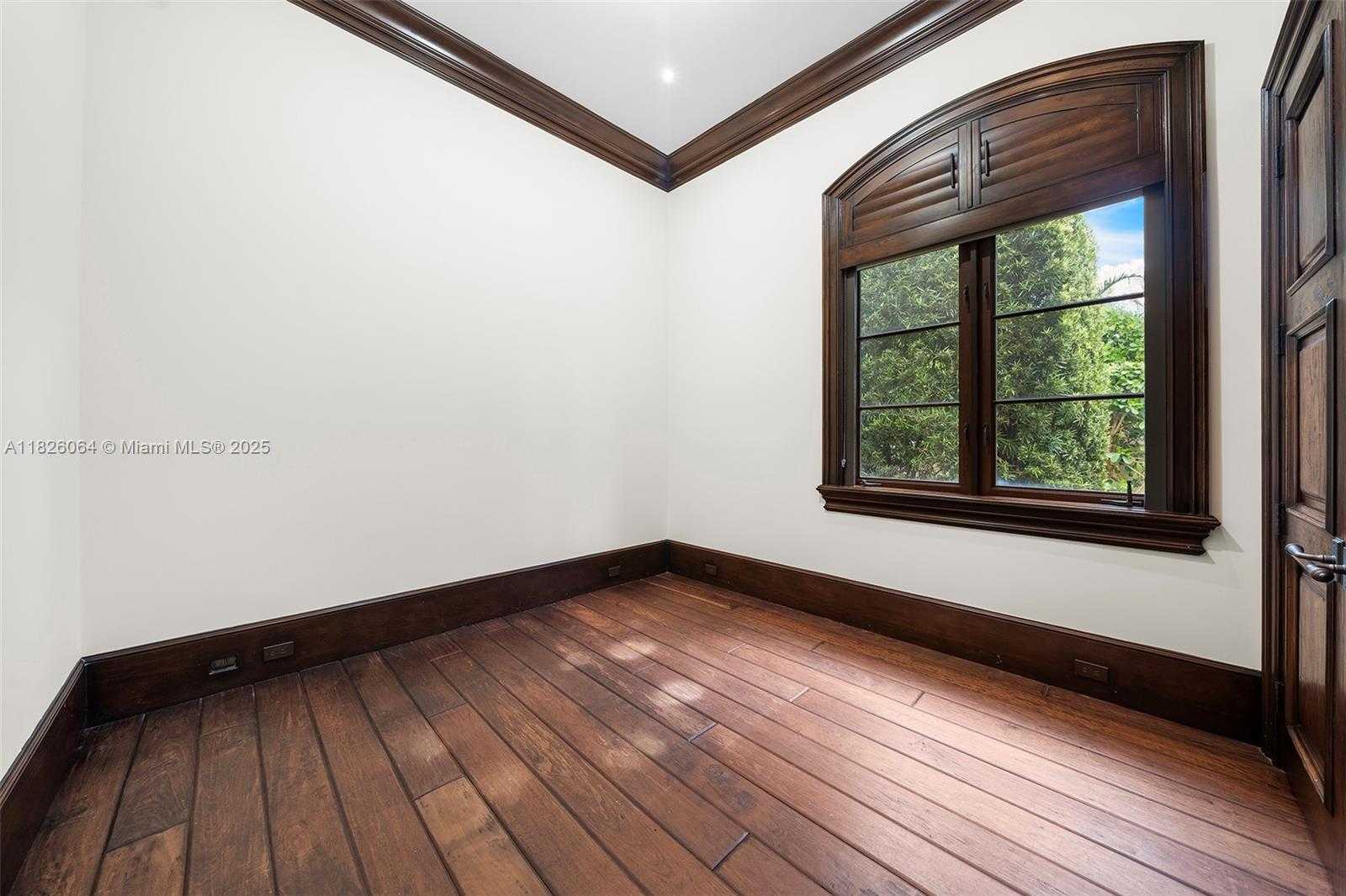 Small Image of 10101 SOUTH WEST 60TH CT, Pinecrest Number 84
