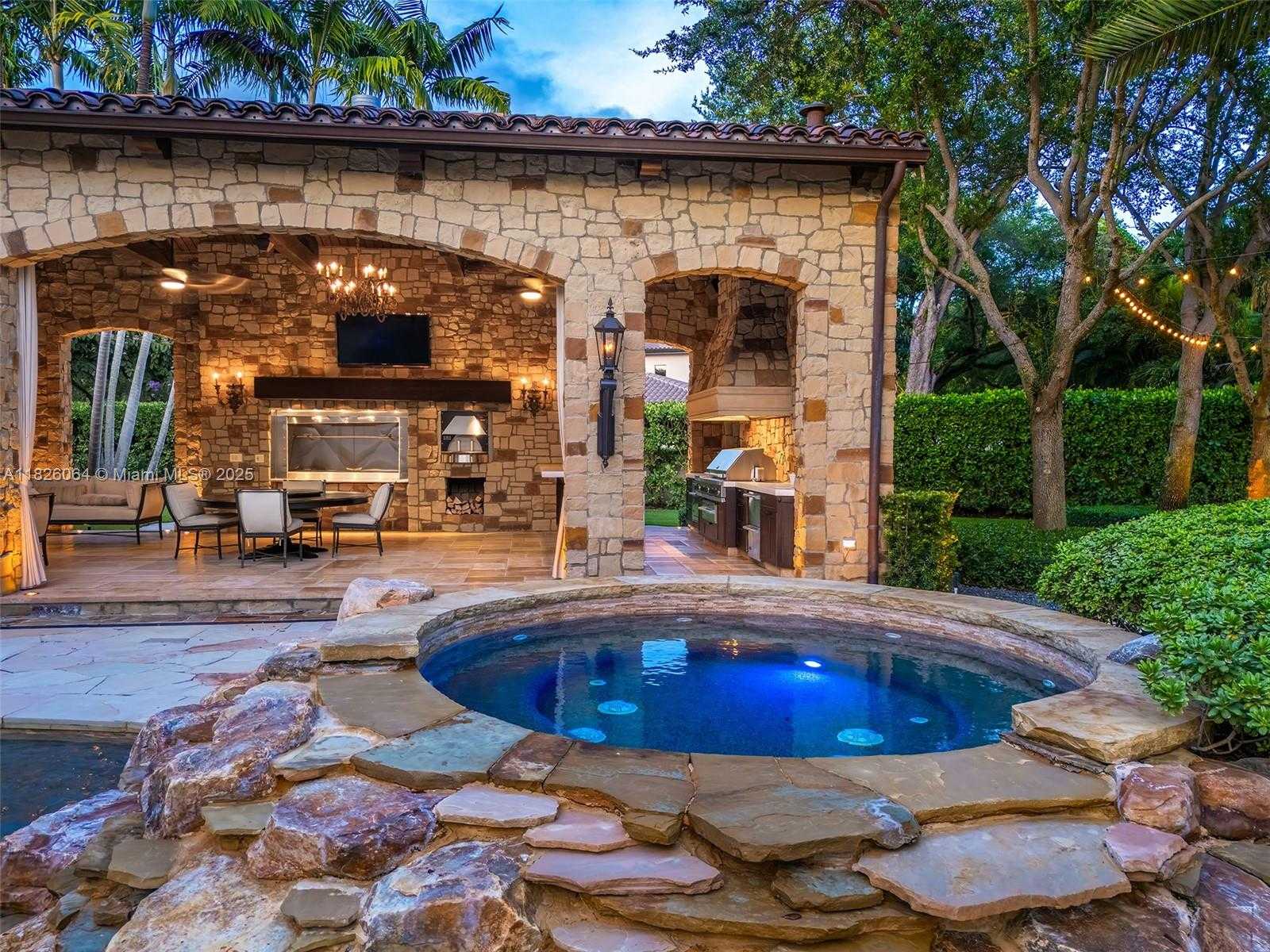 Small Image of 10101 SOUTH WEST 60TH CT, Pinecrest Number 98