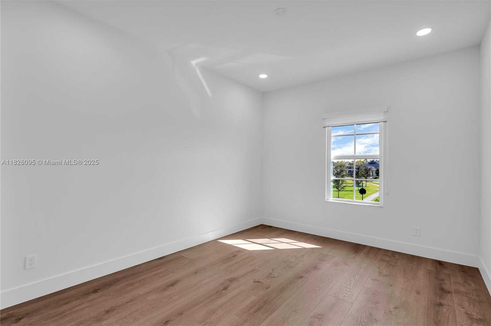Small Image of 757 HOOKLINE CIR, Loxahatchee Number 31
