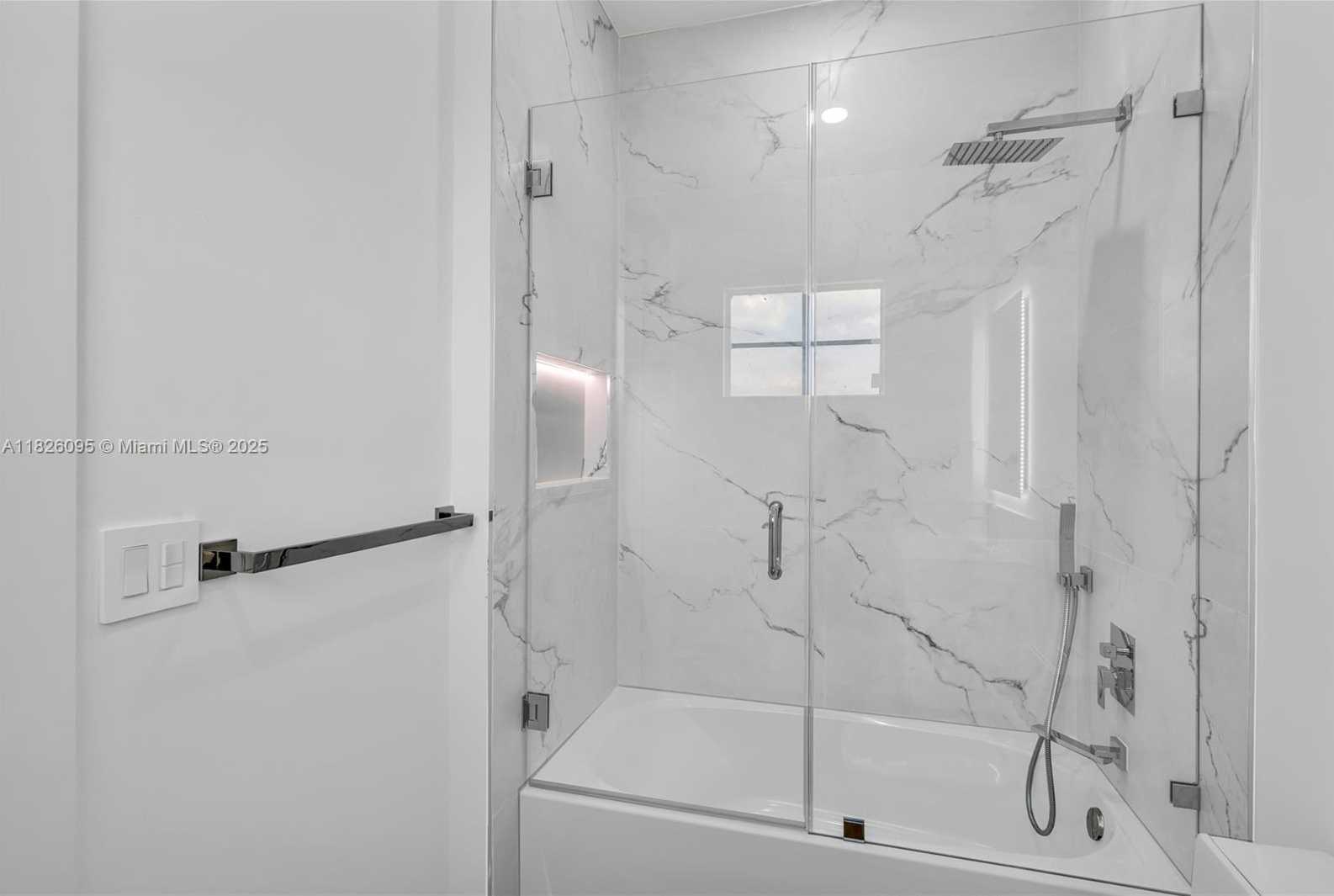 Small Image of 757 HOOKLINE CIR, Loxahatchee Number 34