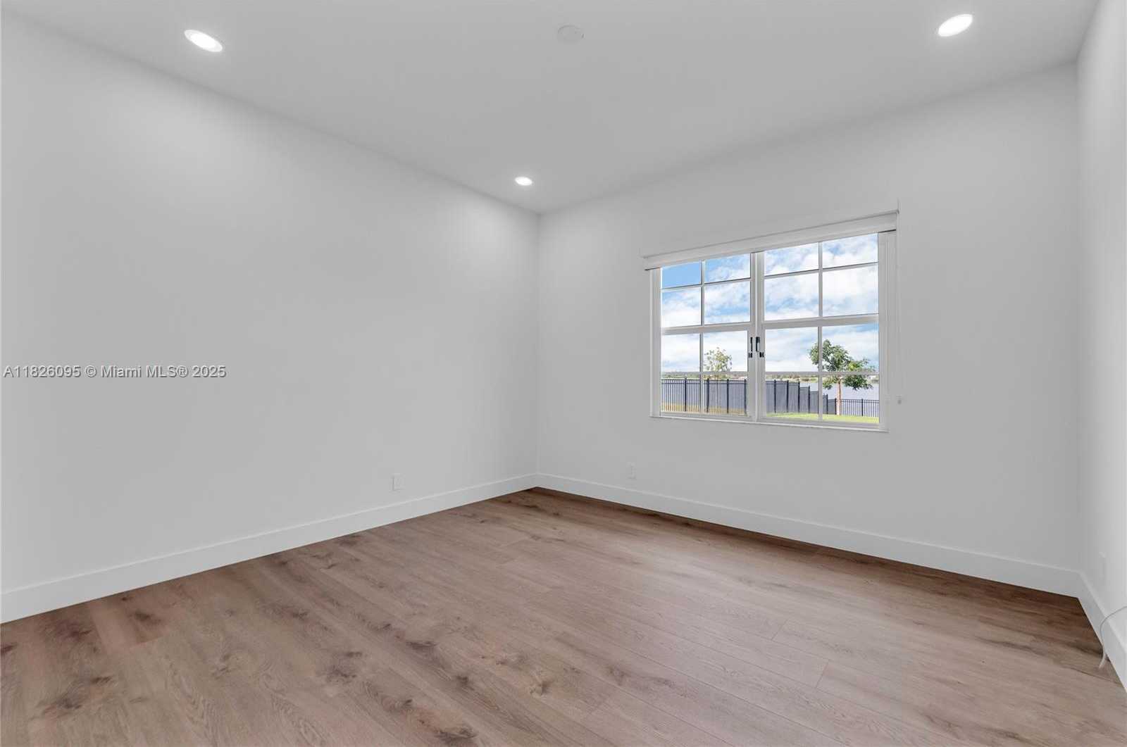 Small Image of 757 HOOKLINE CIR, Loxahatchee Number 35