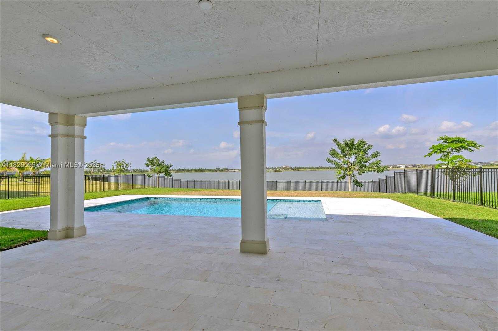 Small Image of 757 HOOKLINE CIR, Loxahatchee Number 48