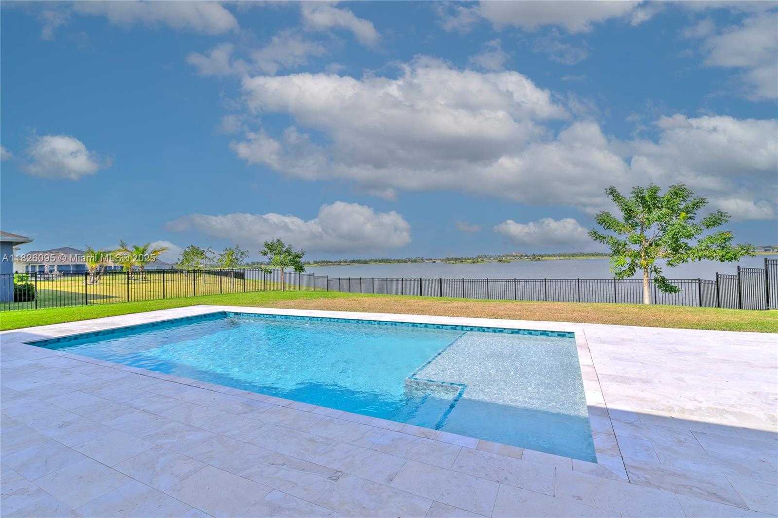 Small Image of 757 HOOKLINE CIR, Loxahatchee Number 53