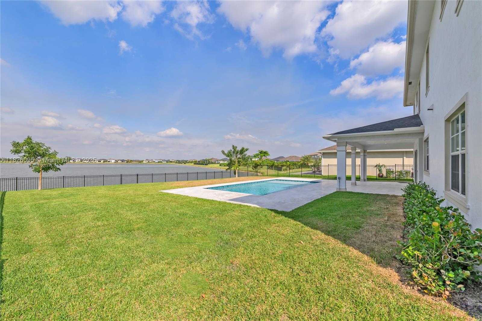 Small Image of 757 HOOKLINE CIR, Loxahatchee Number 54