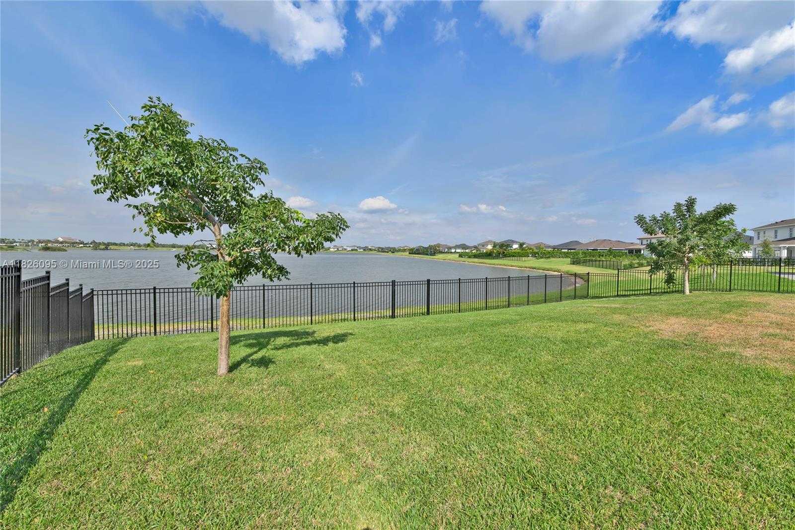 Small Image of 757 HOOKLINE CIR, Loxahatchee Number 56