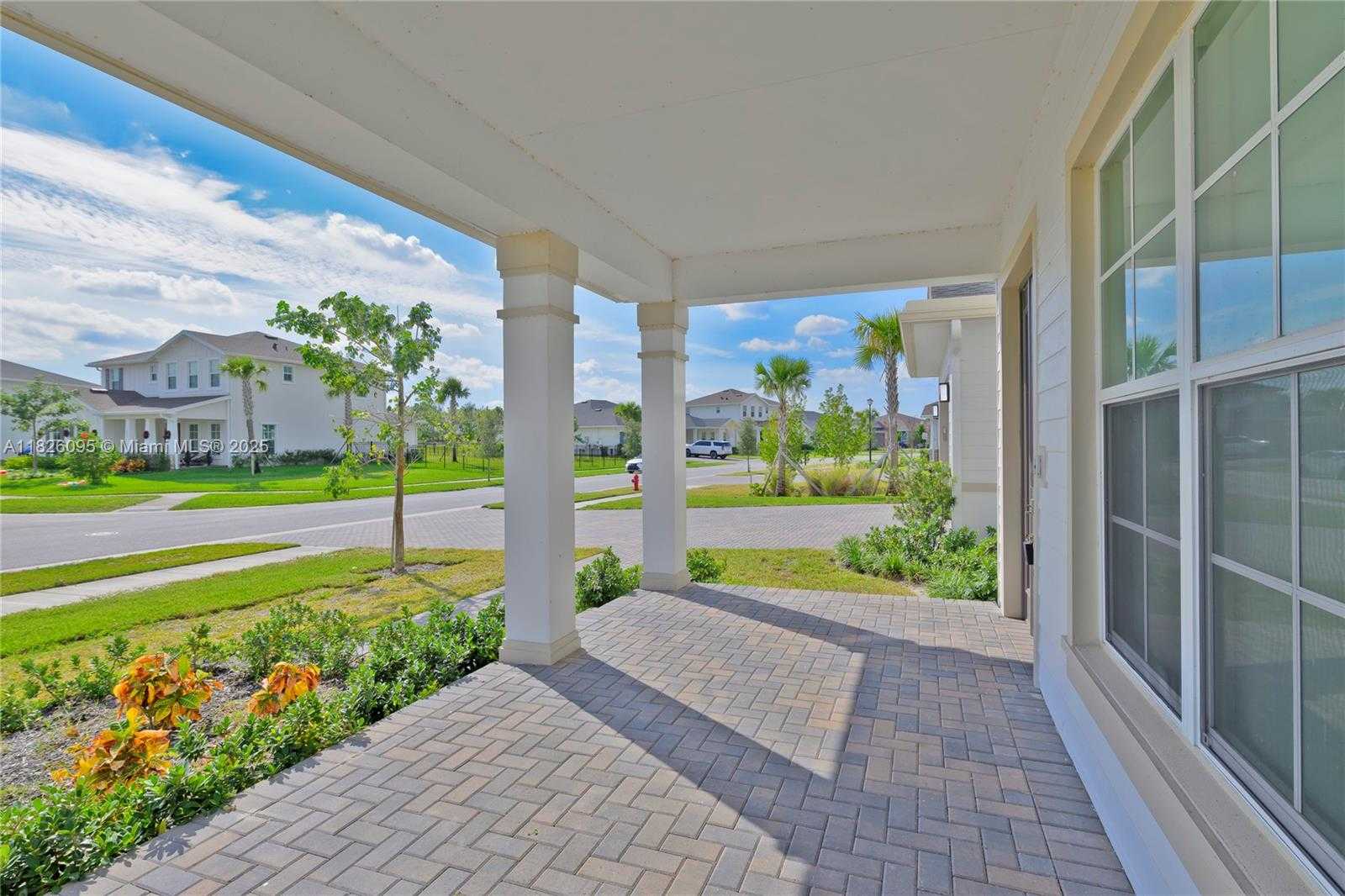 Small Image of 757 HOOKLINE CIR, Loxahatchee Number 7