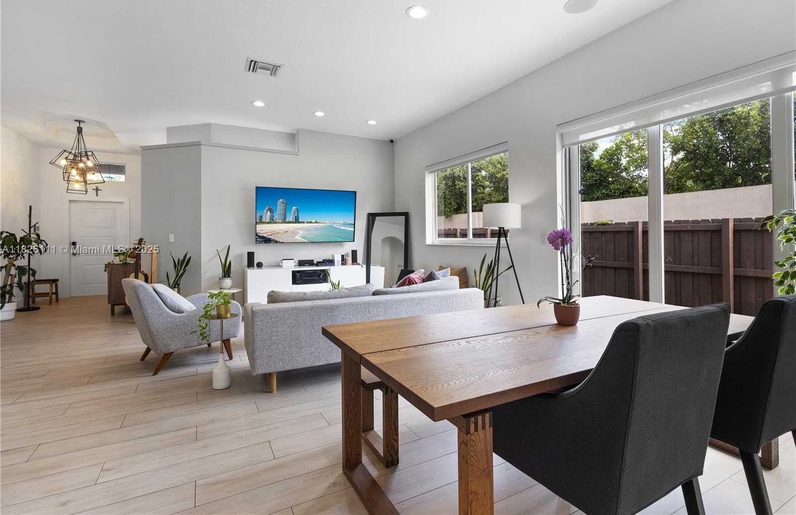 Small Image of 10989 NORTH WEST 73RD TER, Doral Number 11