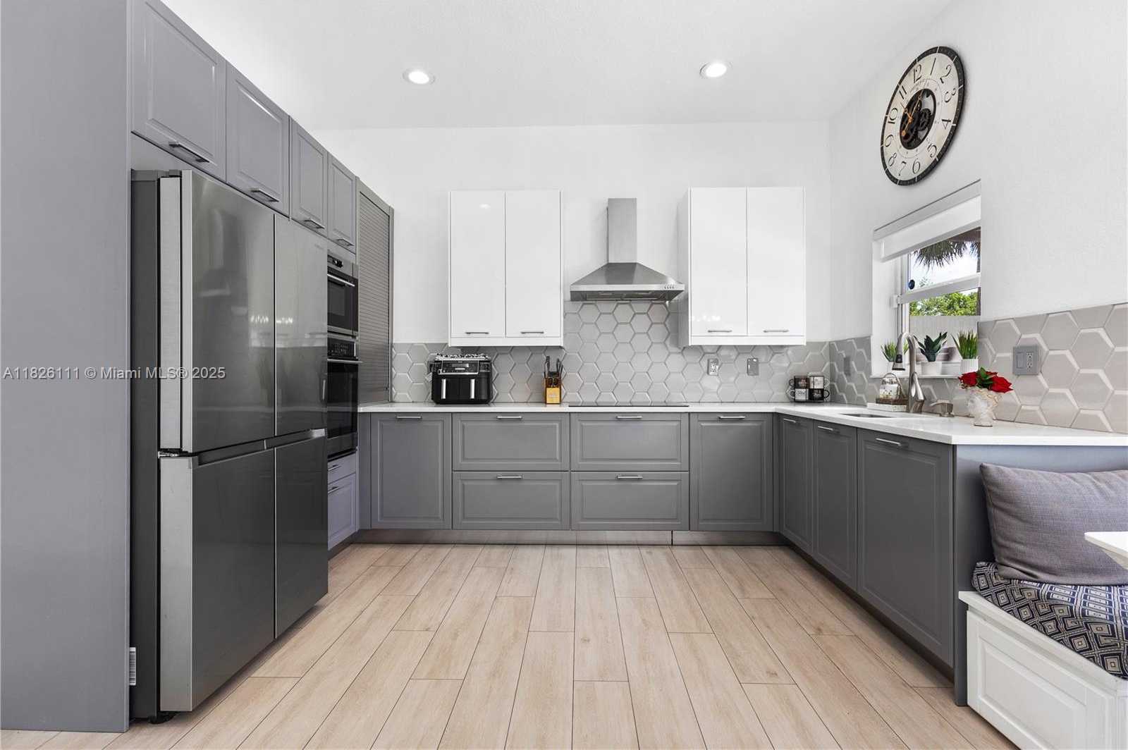 Small Image of 10989 NORTH WEST 73RD TER, Doral Number 17