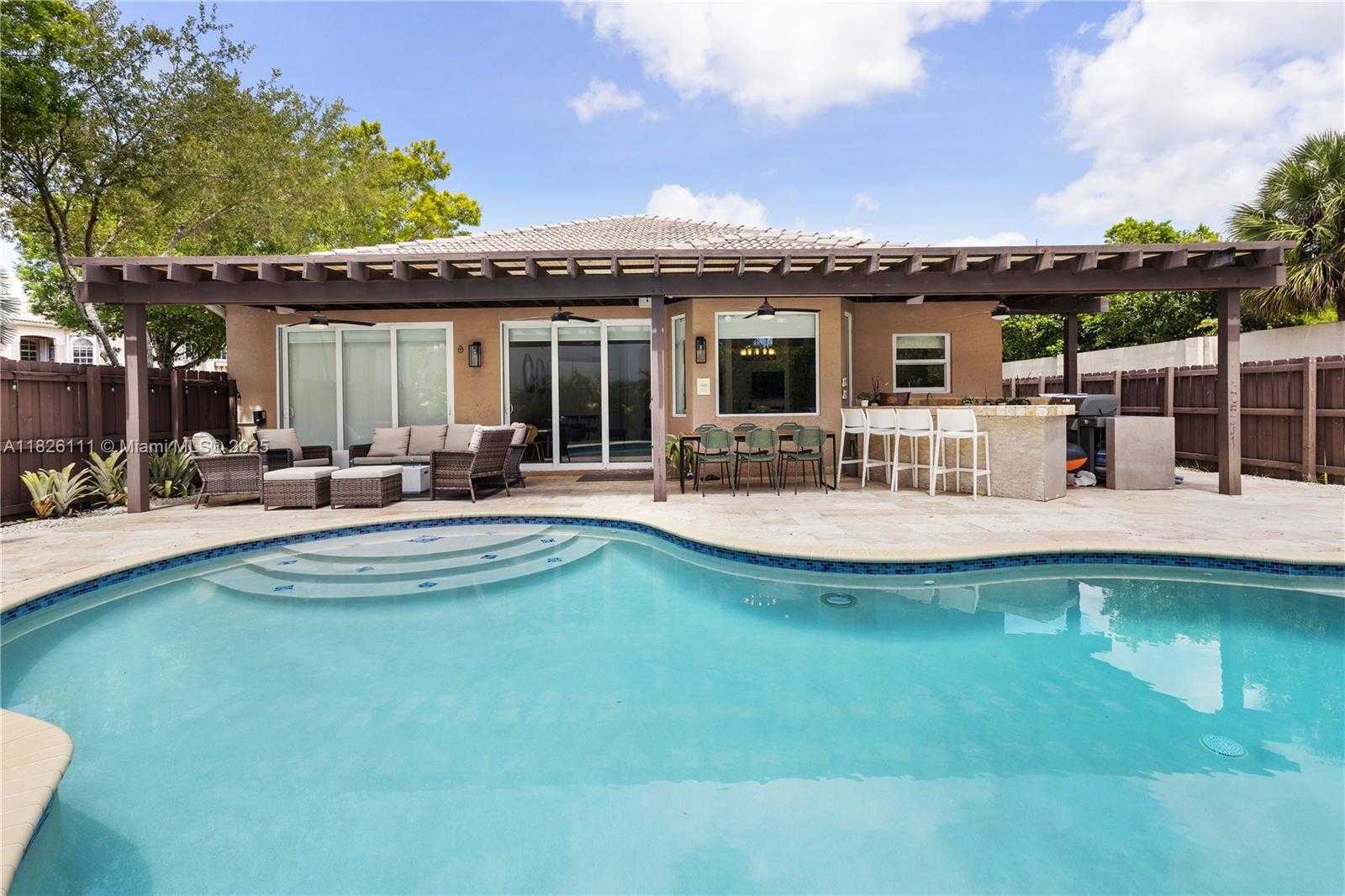 Small Image of 10989 NORTH WEST 73RD TER, Doral Number 2