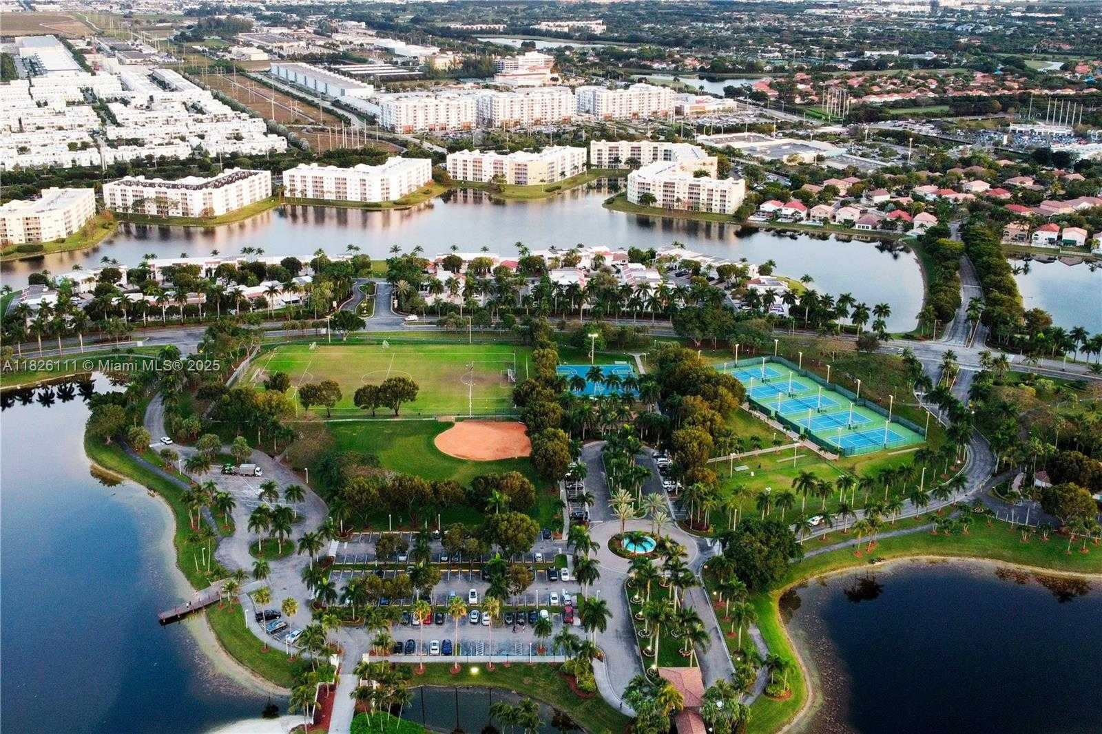 Small Image of 10989 NORTH WEST 73RD TER, Doral Number 26