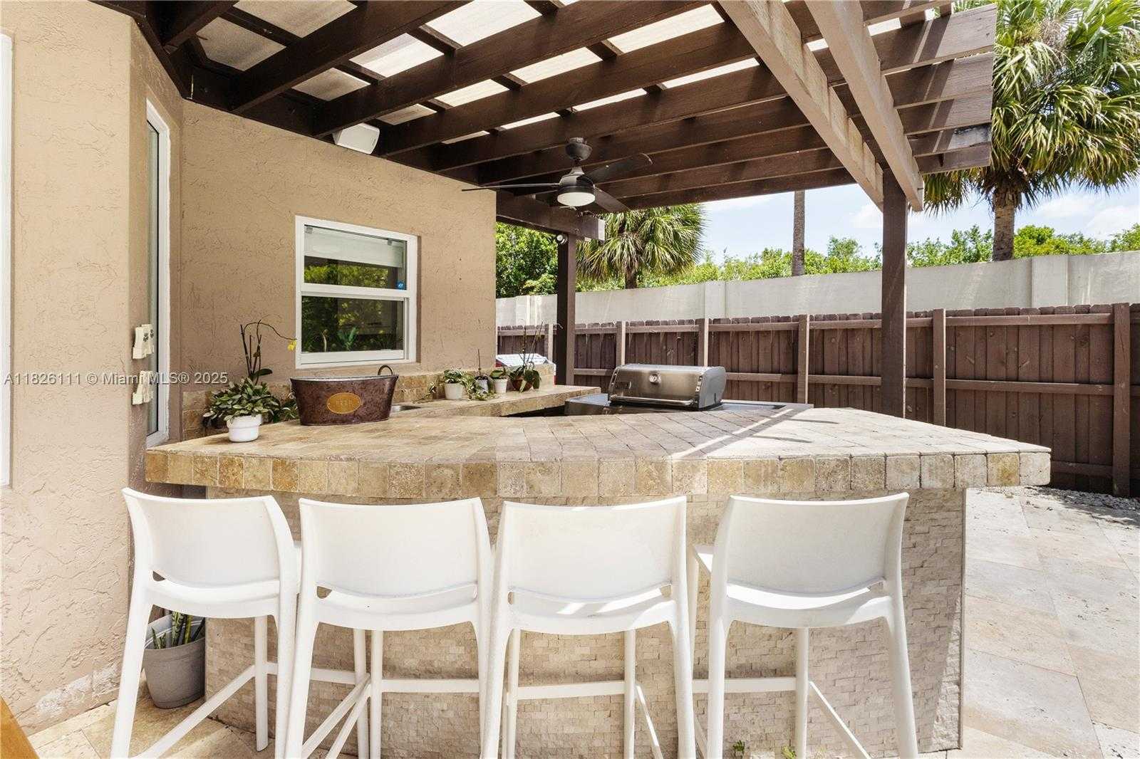 Small Image of 10989 NORTH WEST 73RD TER, Doral Number 31