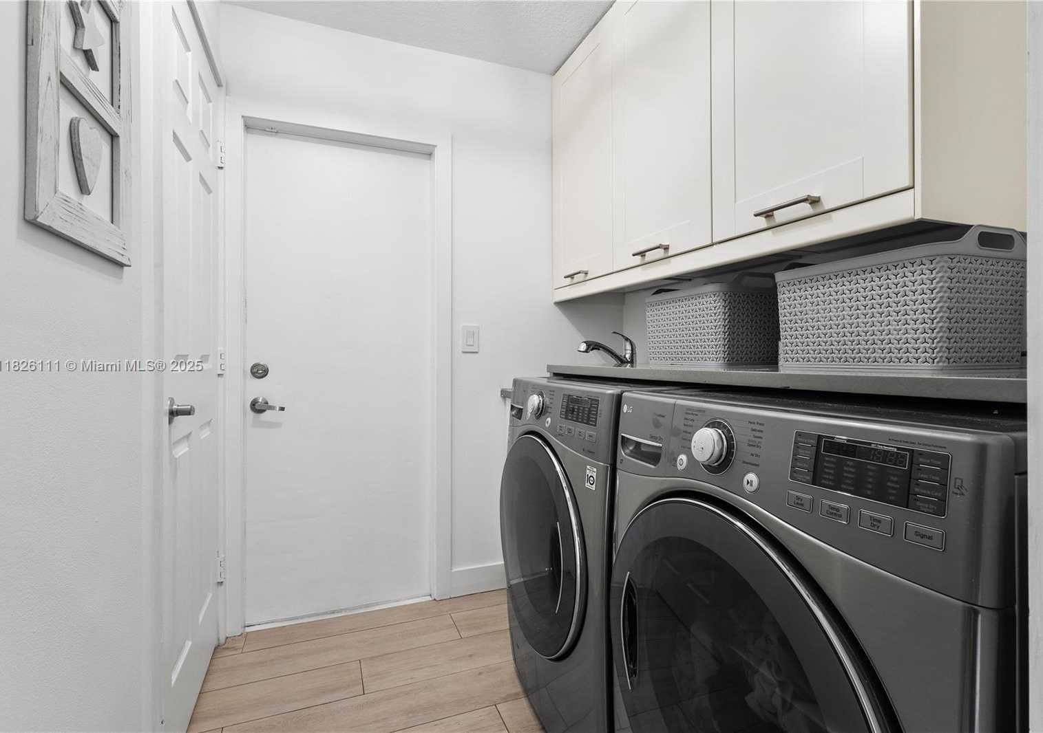 Small Image of 10989 NORTH WEST 73RD TER, Doral Number 34