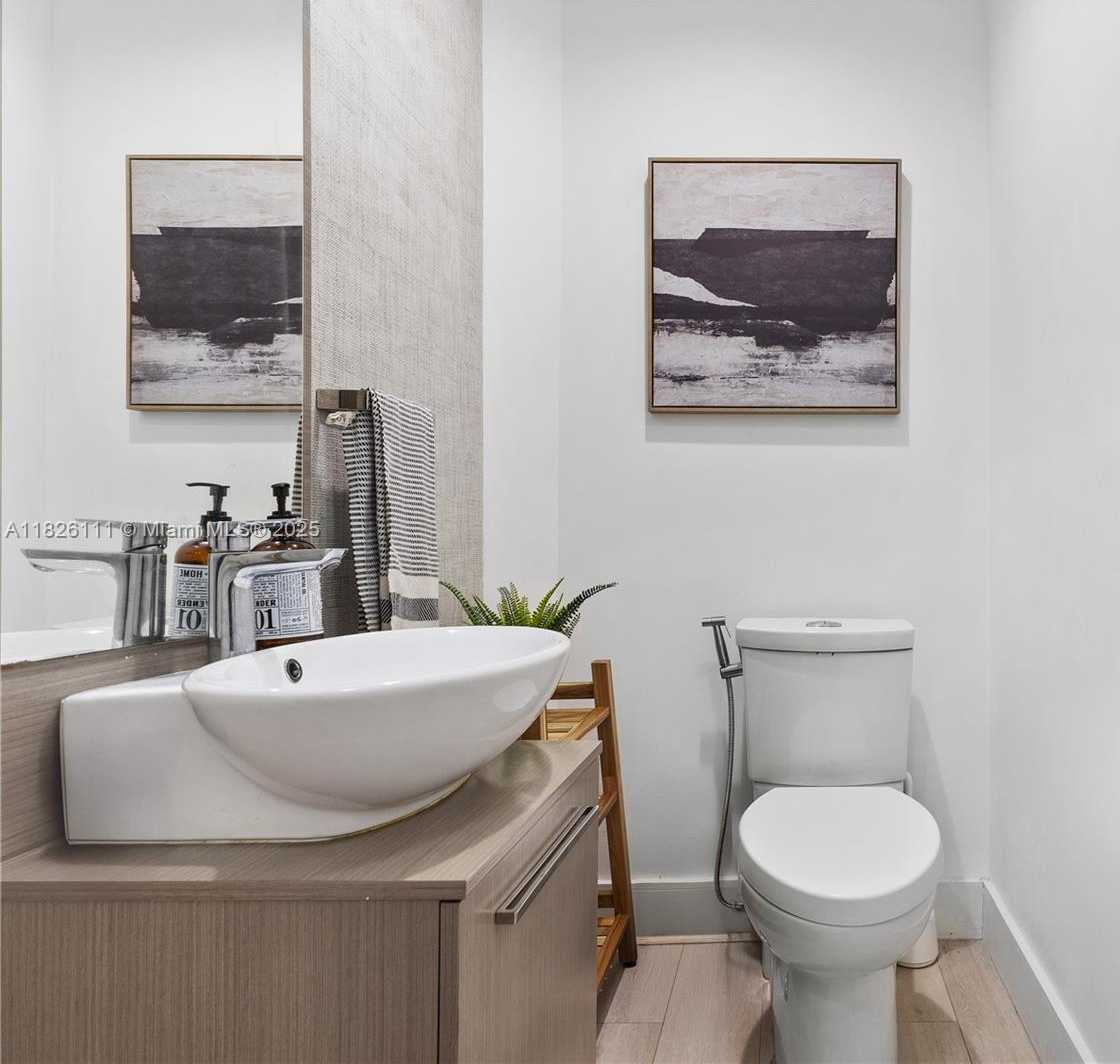 Small Image of 10989 NORTH WEST 73RD TER, Doral Number 35