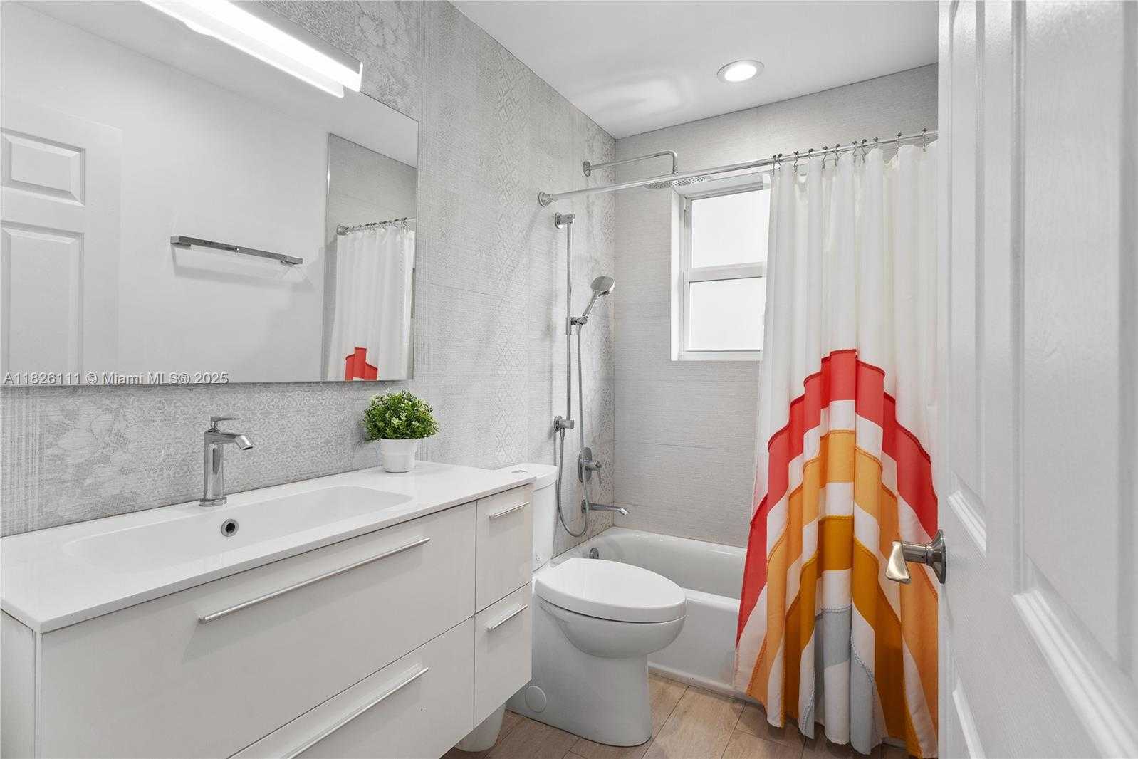 Small Image of 10989 NORTH WEST 73RD TER, Doral Number 48