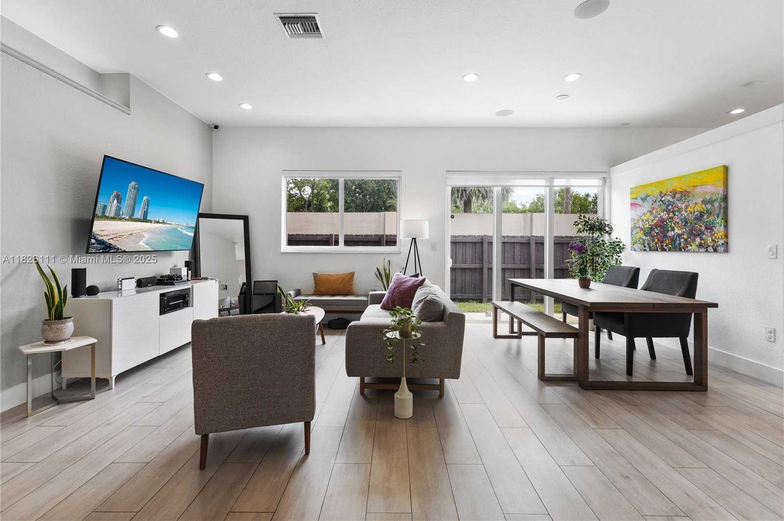 Small Image of 10989 NORTH WEST 73RD TER, Doral Number 9