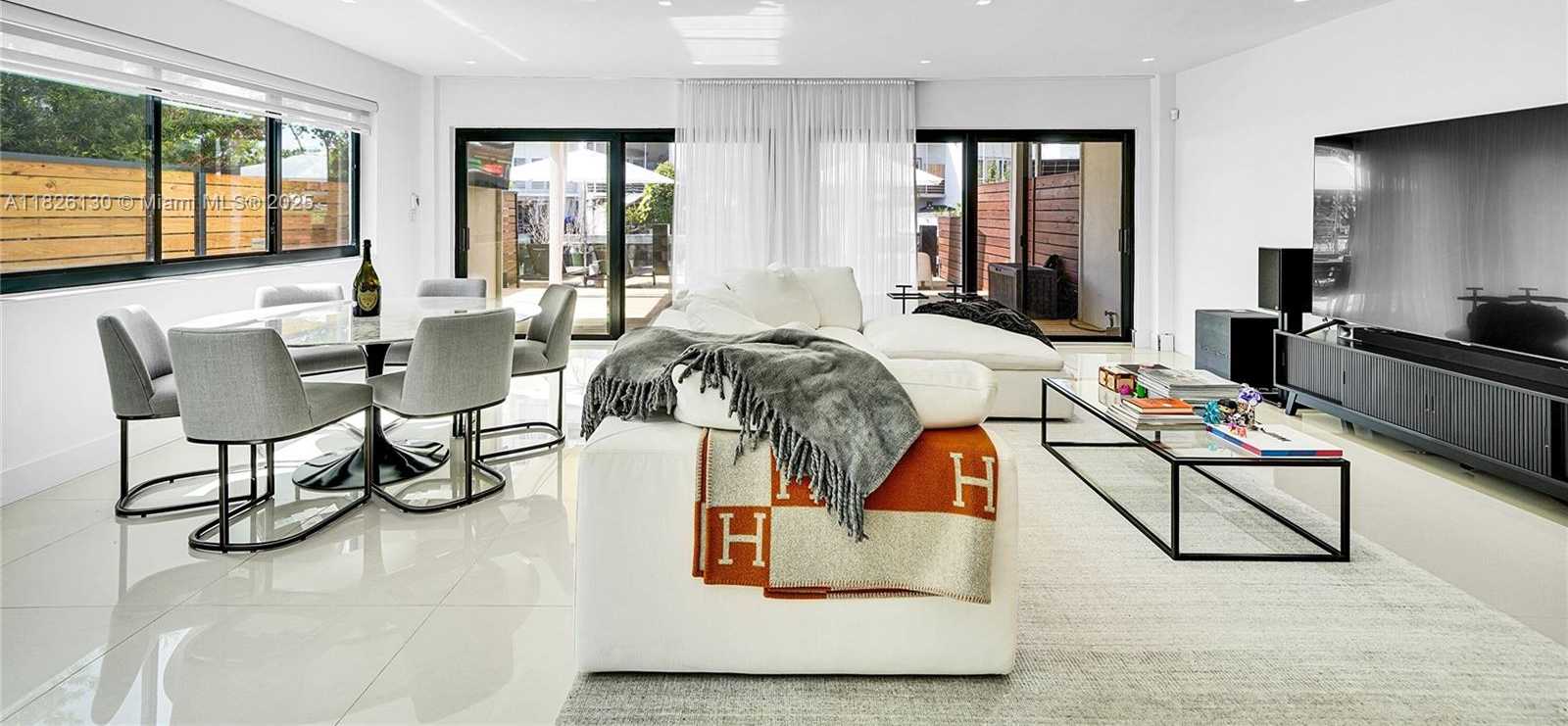 Small Image of 830 RAYMOND ST, Miami Beach Number 14