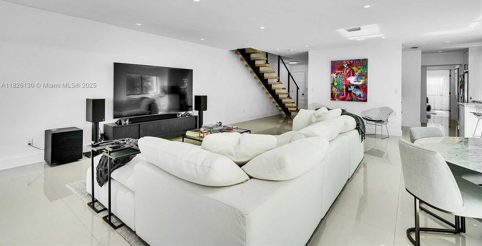Small Image of 830 RAYMOND ST, Miami Beach Number 18