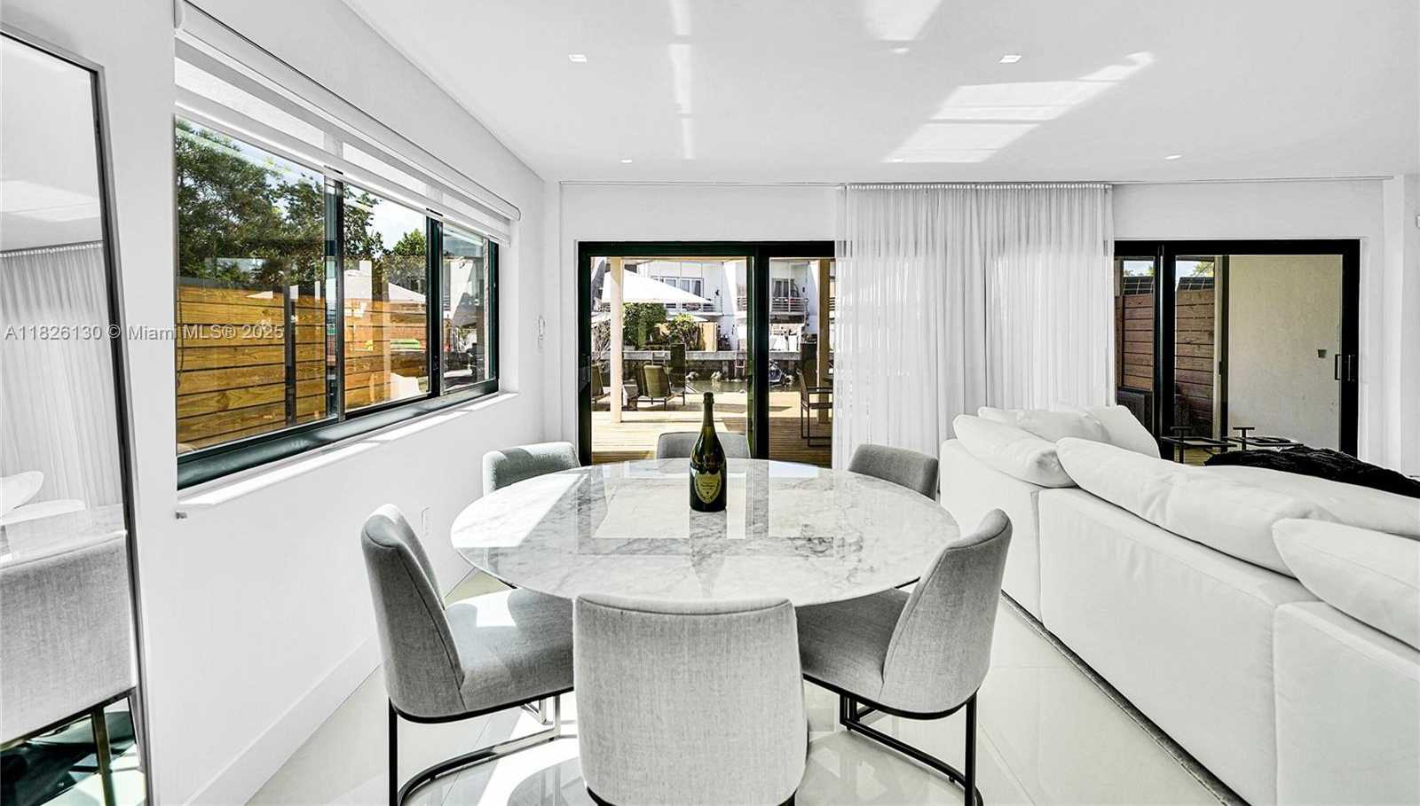 Small Image of 830 RAYMOND ST, Miami Beach Number 21