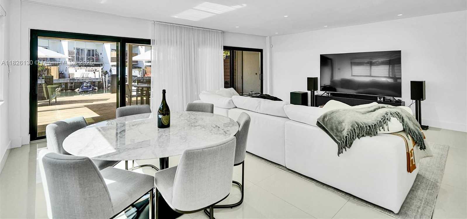 Small Image of 830 RAYMOND ST, Miami Beach Number 22