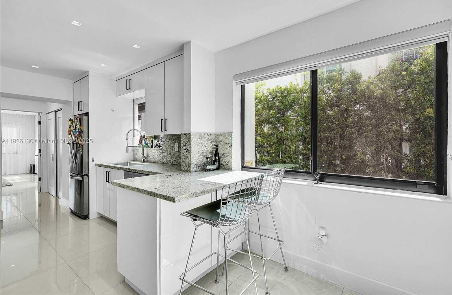 Small Image of 830 RAYMOND ST, Miami Beach Number 25