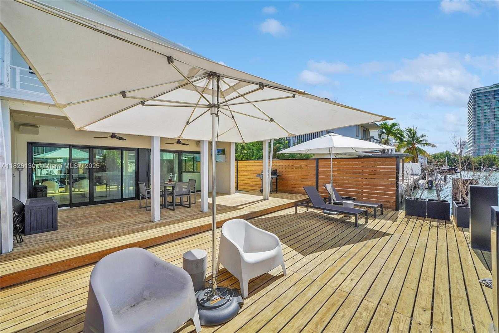 Small Image of 830 RAYMOND ST, Miami Beach Number 4