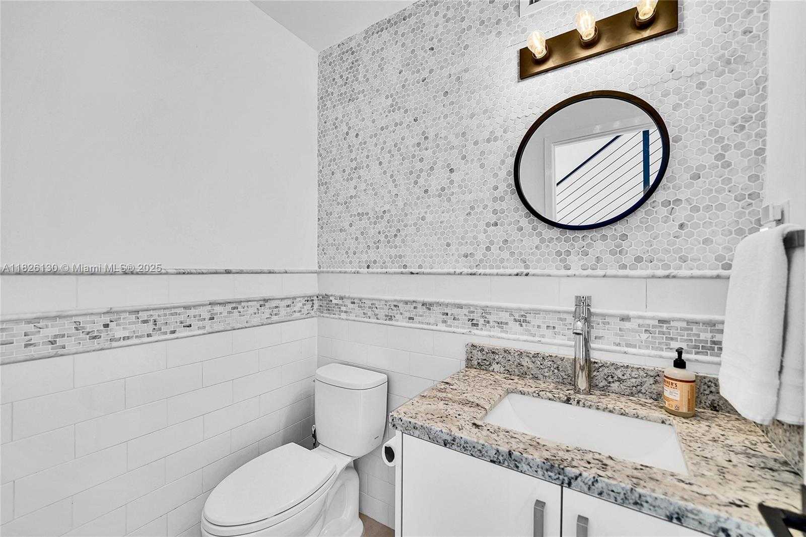 Small Image of 830 RAYMOND ST, Miami Beach Number 45