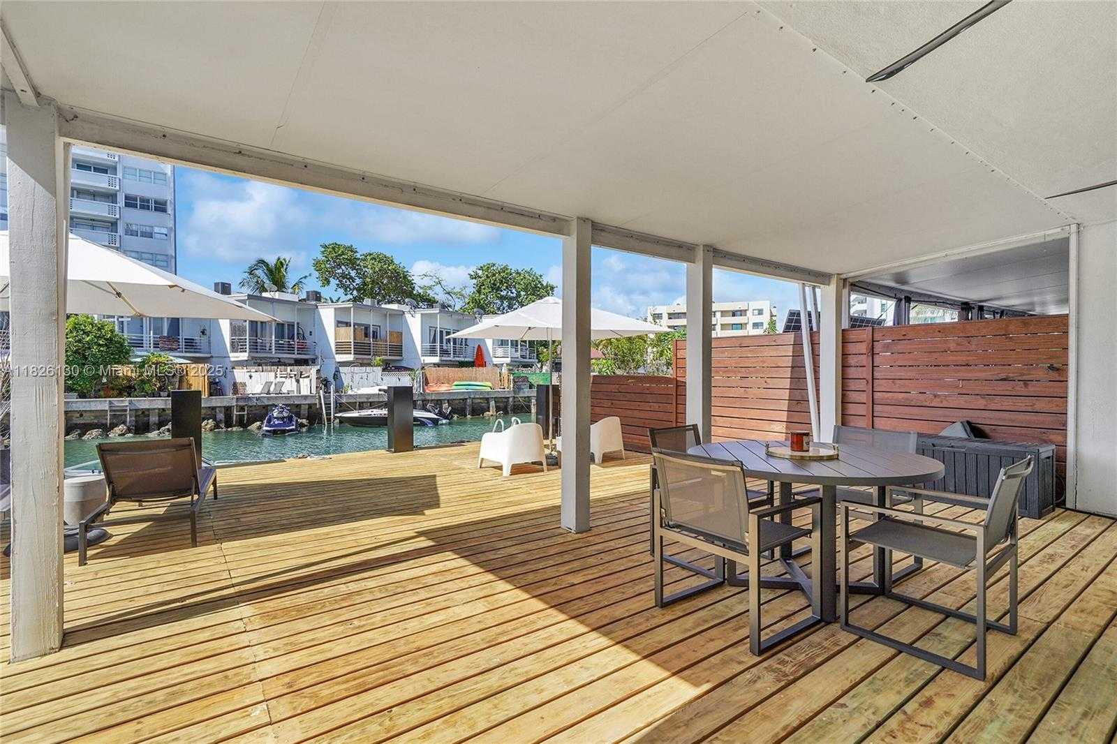 Small Image of 830 RAYMOND ST, Miami Beach Number 5