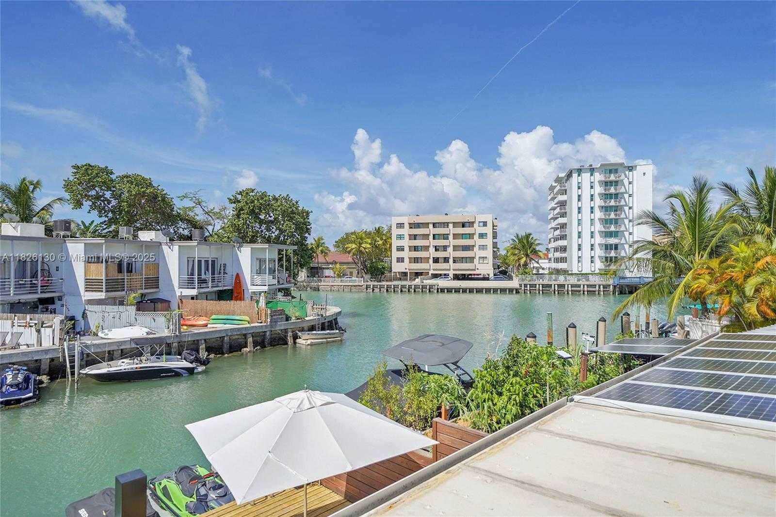 Small Image of 830 RAYMOND ST, Miami Beach Number 51