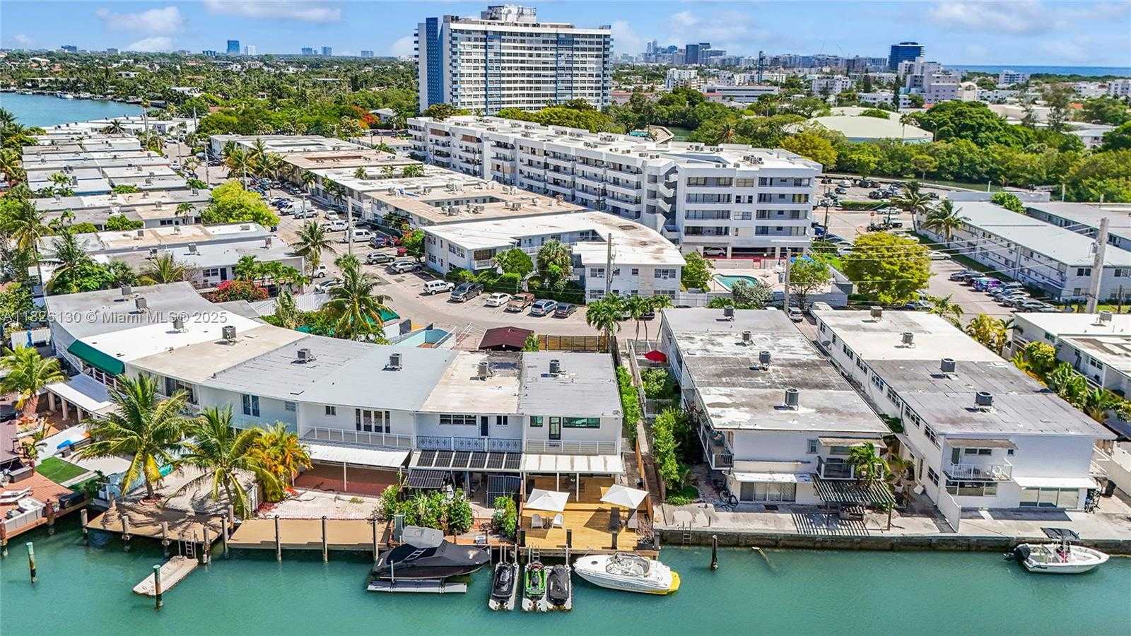 Small Image of 830 RAYMOND ST, Miami Beach Number 55
