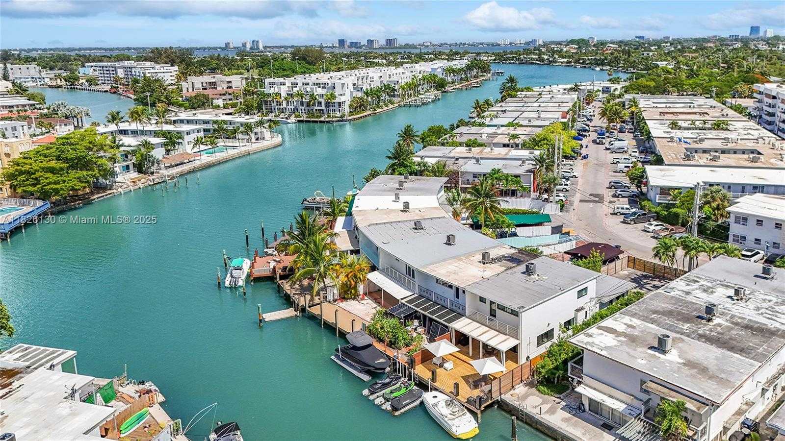 Small Image of 830 RAYMOND ST, Miami Beach Number 63
