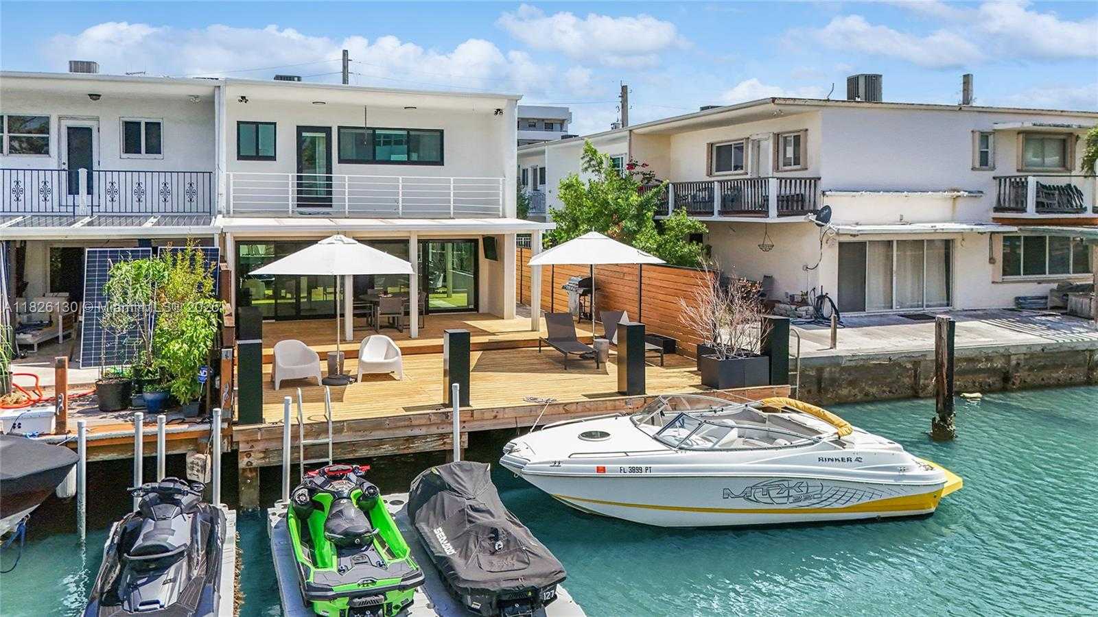 Small Image of 830 RAYMOND ST, Miami Beach Number 9