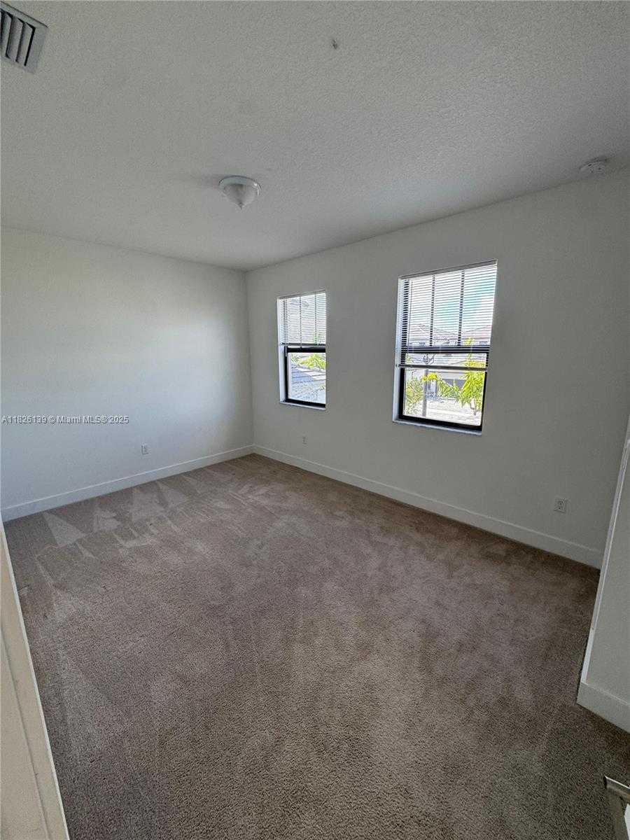 Small Image of Miramar Number 24