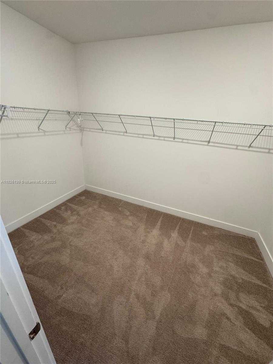 Small Image of Miramar Number 31
