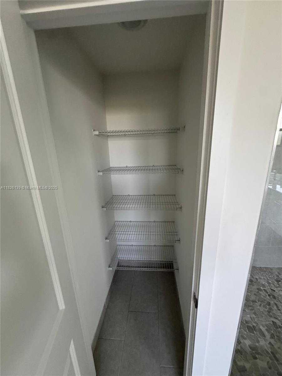 Small Image of Miramar Number 39