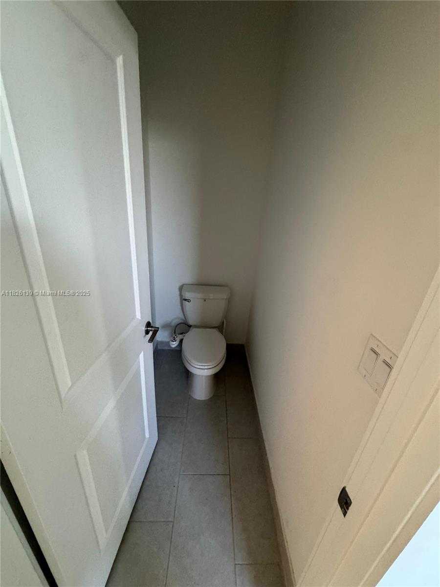 Small Image of Miramar Number 41