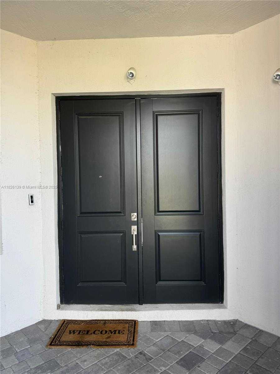 Small Image of Miramar Number 7