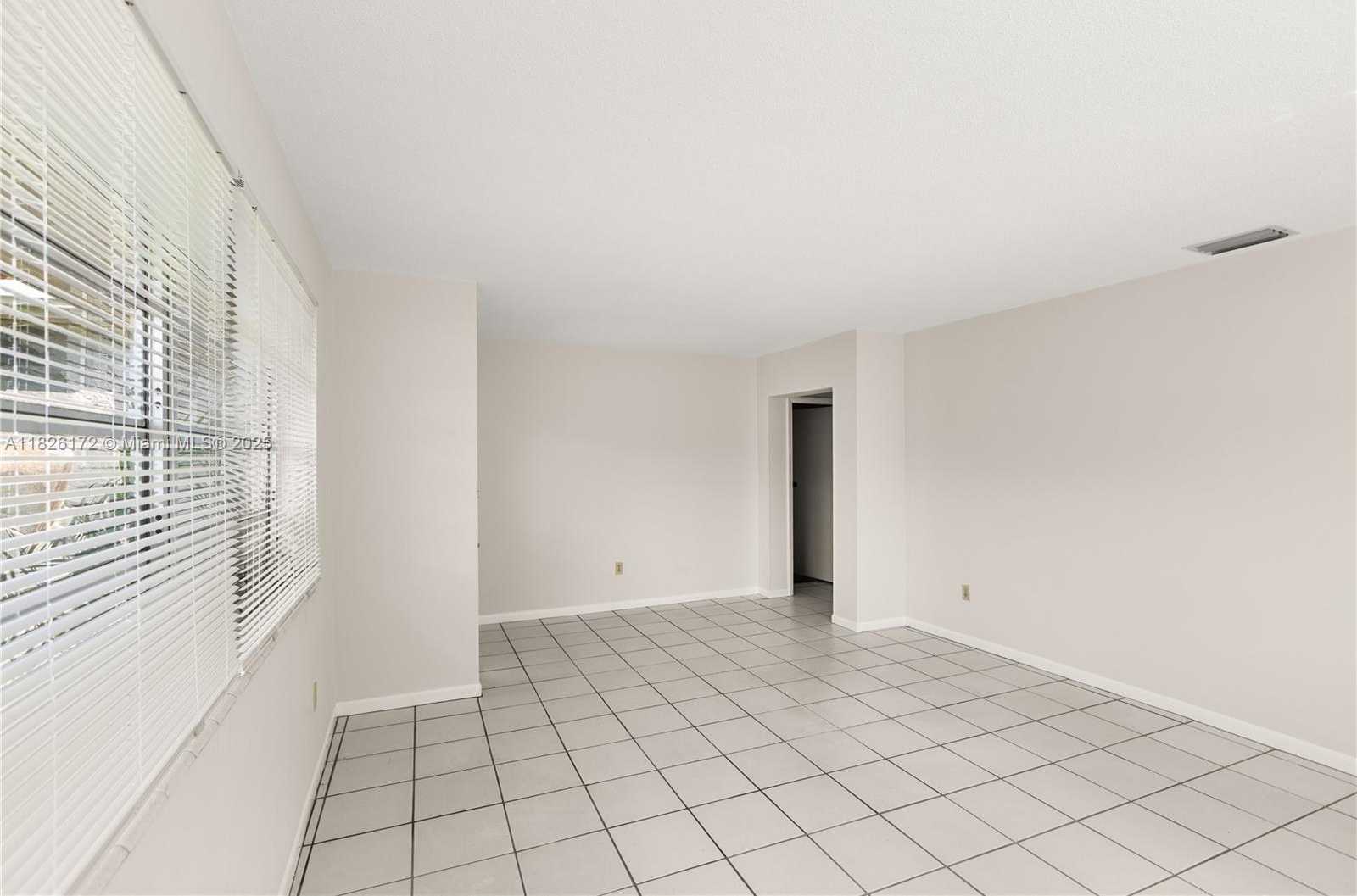 Small Image of 1242 SEVILLA AVE, Coral Gables Number 12