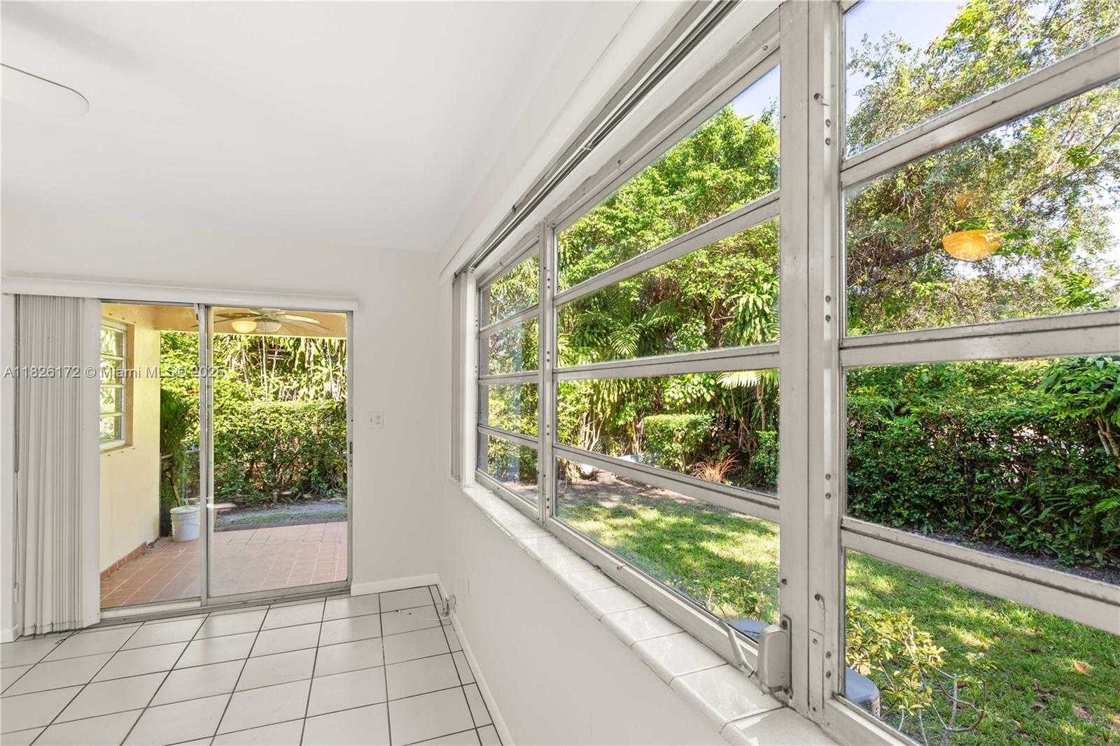 Small Image of 1242 SEVILLA AVE, Coral Gables Number 32