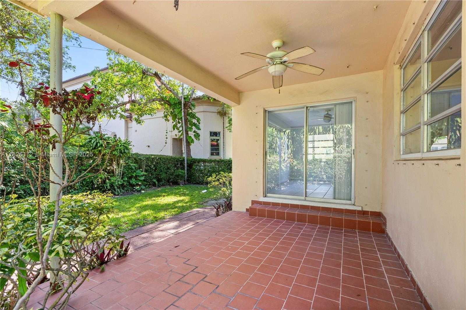 Small Image of 1242 SEVILLA AVE, Coral Gables Number 4