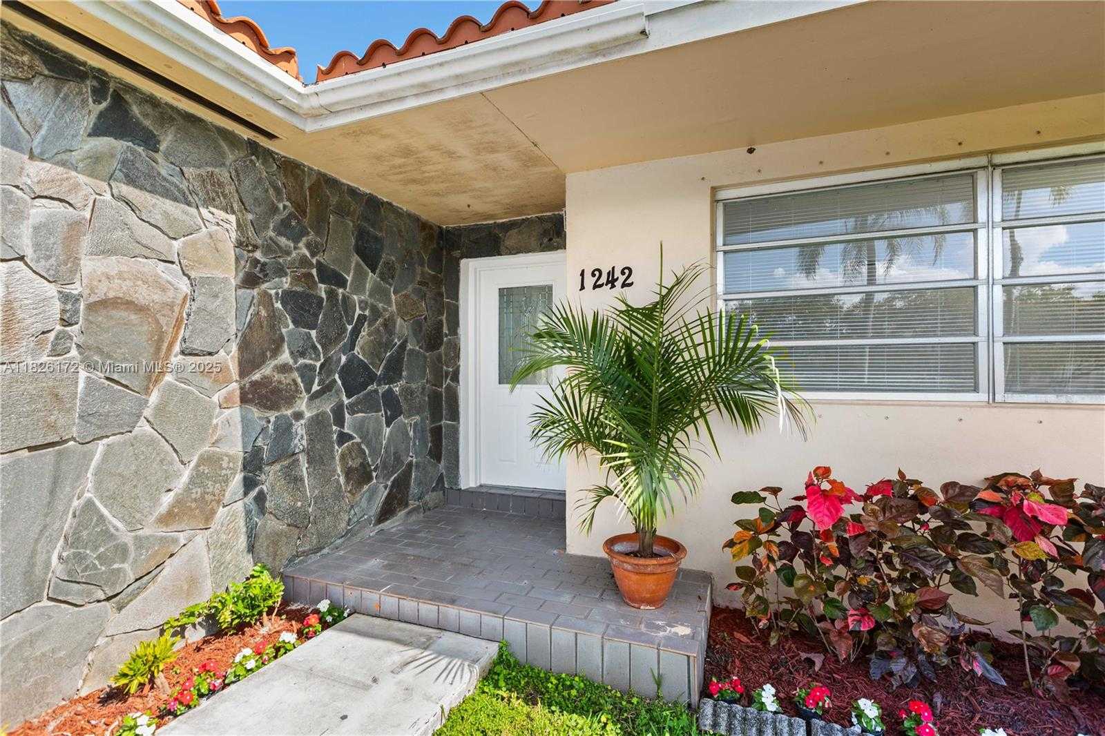 Small Image of 1242 SEVILLA AVE, Coral Gables Number 8