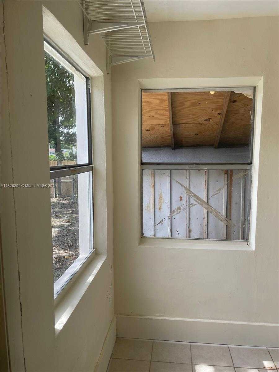 Small Image of 7023 SOUTH WEST 19TH ST, North Lauderdale Number 9