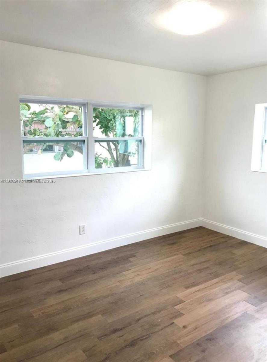 Small Image of 6710 SOUTH WEST 18TH CT, North Lauderdale Number 13